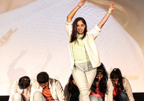 Colors of India: Bollywood Moves & Grooves mit Harsh / La Caminada