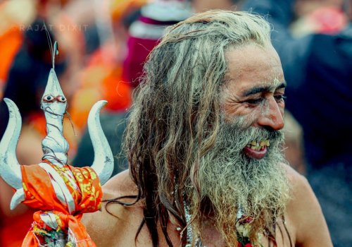 Künstlergespräch zur Fotoausstelung: A Stillness in the Chaos - Kumbh Through My Lens